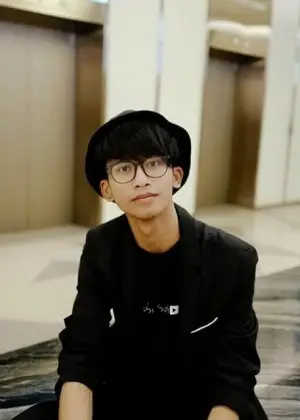 Ko Nantalit Tampacha v tajski drami Zvezda in nebo: Zvezda v mojih mislih (2022)