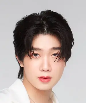 Yim Pharinyakorn Khansawa