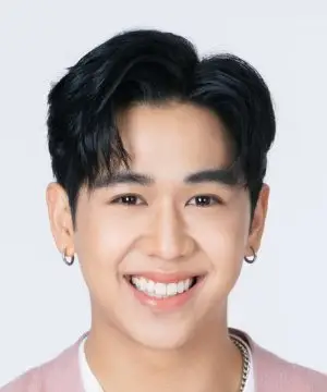 Louis Thanawin Teeraphosukarn