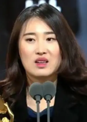 Meisje uit de 20e eeuw (2022)