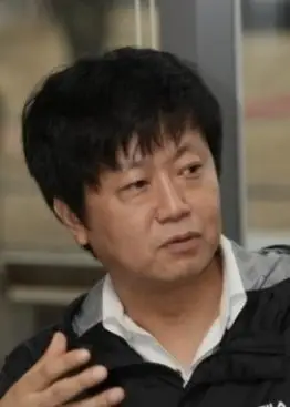 Jeong Seong Jin nel film coreano Parasite (2019)