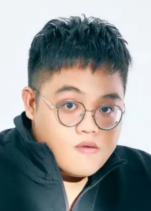 Доме Јаруват Цхеаварам заљубљен у превод тајландске драме (2023)