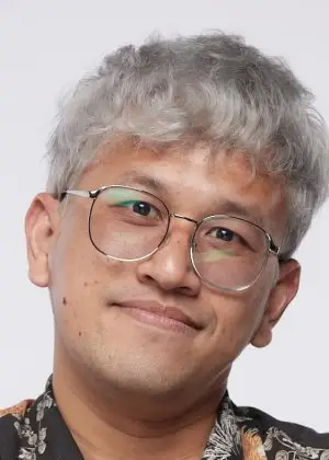 Тох Воравут Тханаматцхаицхароен заљубљен у превод тајландске драме (2023)