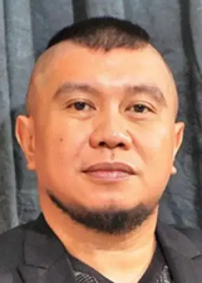 Ричард Сомес у филипинској драми Мариа ла дел Баррио (2011)