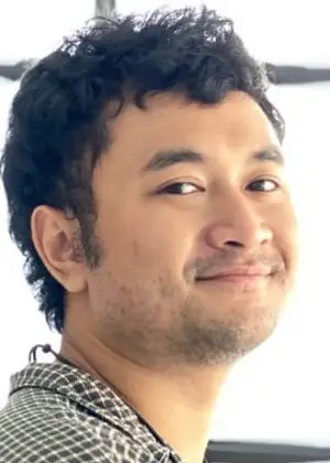 טנאחות פראפסרי בדרמה תאילנדית לה פלואי (2023)