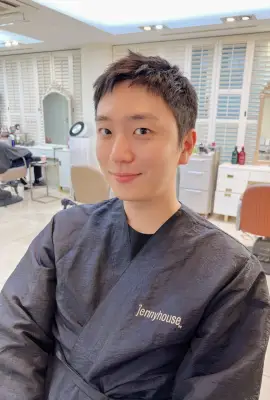 Ko Woo Rim de Forestella révèle une nouvelle coupe de buzz alors qu'il s'enrôle dans l'armée