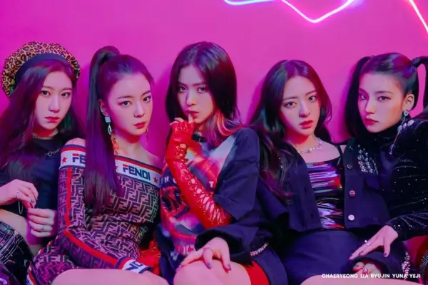 Itzy annoncerer officielt fandomnavn