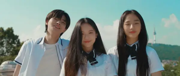 La stagiaire de Hybe une équipe de production et stagiaire Leo s'excuse pour les paroles offensives