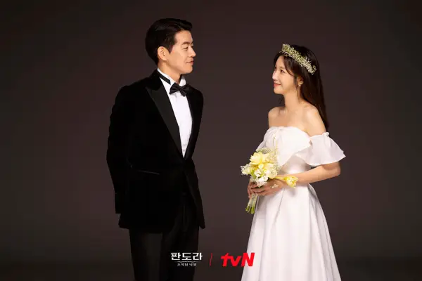 Lee Sang Yoon ir Lee Ji Ah daro tobulą porą gražiose šeimos nuotraukose „Pandora: Po rojus“