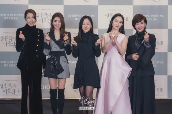 'Love (ft. Ehe und Scheidung) 3' Besetzte Gespräche über das Umschalten von Darstellern, Hoffnungen auf eine neue Saison und mehr