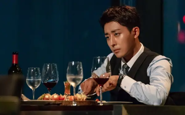 Son Ho Jun forvandles til en hemmeligholdt skurk for 'terius bag mig'