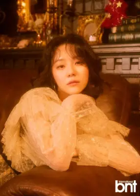 Lee Si uzvarēja sarunās par rīkošanos “Alhambra atmiņās,“ ​​skatīšanās ”Sky Castle kā Seulas Nacionālās universitātes absolventi un daudz kas cits